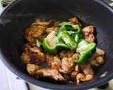 夕飯に！国産鶏モモ肉とピーマンのカレーソテー作り方5写真