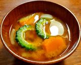 さつまいもとゴーヤのお味噌汁 甘×苦作り方5写真