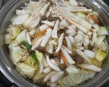 白菜ときのこのホルモン鍋（しょうゆ味）作り方5写真