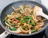 【豚バラピーマンの生姜味噌炒め】ご飯が進む♪作り方4写真