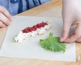 梅の酸味が最高♩ささみと香味野菜の春巻き作り方4写真
