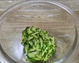 簡単☆きゅうりとサラダチキンのごまドレ和え作り方2写真