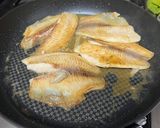 フライパンひとつ☆白身魚のバターソース☆作り方5写真