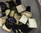 田舎料理◎ナスと蒟蒻の煮物を油揚げで作り方3写真