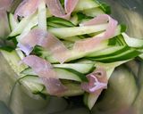 ハムときゅうりで簡単すぎる生ハムユッケ作り方1写真