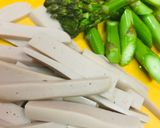 冷やし素麺●魚肉ソーセージ＆アスパラ素麺作り方1写真
