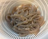ふきと油揚げとこんにゃくのピリ辛炒め煮。作り方2写真