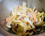 焼きおにぎりでオリーブオイル洋風親子丼作り方1写真