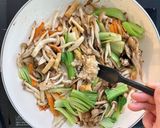 中華麹で決まる！たっぷりきのこの焼きそば作り方4写真