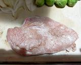 鶏むね肉と芽キャベツのビールバター煮作り方2写真