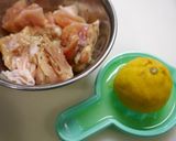 簡単！塩レモン鶏とアスパラ炒め作り方1写真