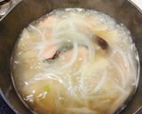 簡単♬鮭と馬鈴薯・玉葱の味噌汁☆作り方2写真
