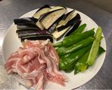 豚肉となす、ピーマンのバターポン酢炒め作り方1写真