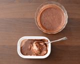 フィラ容器でココア風味のレアチーズケーキ作り方6写真