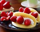 バレンタイン♡米粉でふわもち苺オムレット作り方6写真