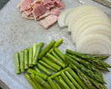 アスパラ玉ねぎベーコンのコンソメスープ作り方1写真