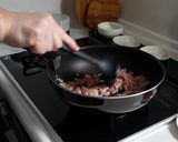 タイ風セロリと豚ひき肉のジンジャー炒め丼作り方3写真