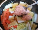 簡単今日の夕飯！白菜法蓮草鶏つくね鍋主菜作り方6写真