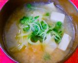 仕上げにかいわれ大根入れるだけお味噌汁作り方1写真