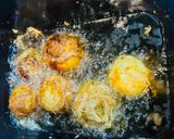 揚げ玉ねぎ＆そら豆とパンチェッタのパスタ作り方3写真