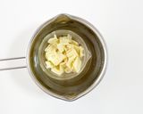 青い花びらチョコ【ペタルチョコ】作り方1写真