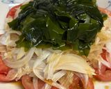 新玉ネギ美味しいトマトとワカメのサラダ作り方6写真