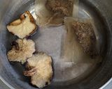 3種のきのこ!秋の炊き込みご飯作り方1写真