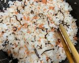 おにぎり 塩昆布とほぐし鮭作り方3写真