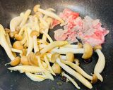 キャベツとキノコと豚肉のペペロンチーノ作り方3写真