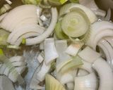 生ワカメと新玉葱の味噌汁♪葉っぱもね!作り方2写真