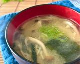 格段に旨くなる★炒めきのこ🍄‍🟫とワカメの味噌汁作り方5写真