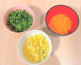 今日のまかないタクワン・ササミ・ネギ炒飯作り方1写真