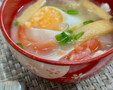 玉ねぎと揚げと落とし玉子のお味噌汁〜♪作り方4写真