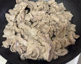 春菊と豚バラの至高の塩炒め作り方3写真