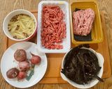生地から餃子を作る-牛肉と海鮮の水餃子作り方1写真