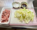 豚🐷こま肉🥩とキャベツ🥬の麺つゆ煮😃作り方1写真