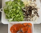 鮭と春キャベツときのこの豆乳クリーム煮作り方1写真