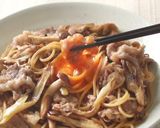 きのこと牛肉の月見すき焼き和風パスタ♪作り方8写真