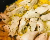 鶏肉とコーン缶のバジルバターソテー作り方3写真