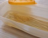 和風ドレッシングとめんつゆの炒めパスタ作り方1写真