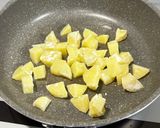 じゃがいも🥔のゴロゴロマヨ醤油煮😃作り方2写真