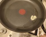 簡単!鮭ほぐしと玉ねぎのクリーミーパスタ作り方2写真