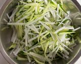 大根ときゅうりの中華風レモンサラダ作り方1写真