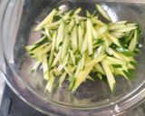 さっぱり＆レンジで簡単🌟梅ささみきゅうり🐔🥒作り方1写真