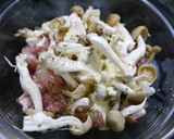 簡単！むね肉としめじのチーズ焼き作り方1写真