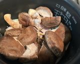 炊飯器偉い8 鶏ももと椎茸の柔らか味噌煮作り方4写真
