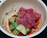 簡単マグロ切り落としとアボカドのユッケ丼作り方3写真