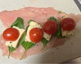 鶏胸肉のスモークチーズカプレーゼ風🧀🍅🌿作り方3写真