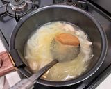 プルプルコラーゲン♪鶏皮と玉ねぎのおみそ汁作り方2写真