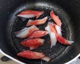 子ども喜ぶ中華だし味♪煮コニコ☺️カニカマグラタン作り方1写真